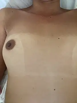 millenamoreninha online show from March 13, 2026, 5:18 pm