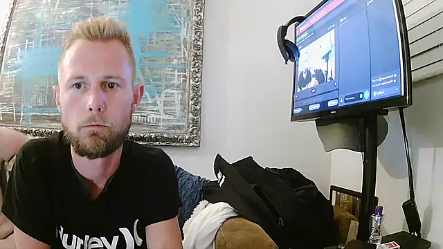 Snapshot of bjay1210 chatting on January 17, 2025, 3:12 am bjay1210 online show from January 17, 2025, 3:12 am