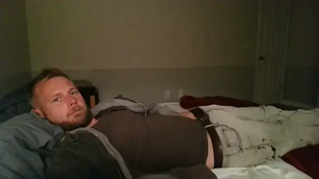 Snapshot of bjay1210 chatting on December 21, 2025, 4:47 am bjay1210 online show from December 21, 2025, 4:47 am