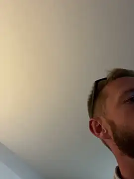 Snapshot of bjay1210 chatting on February 20, 2025, 2:29 am bjay1210 online show from February 20, 2025, 2:29 am