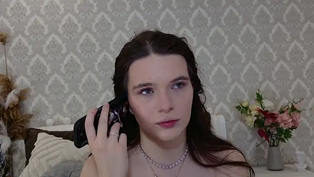 Nellie Medina online show from March 3, 2025, 7:49 pm