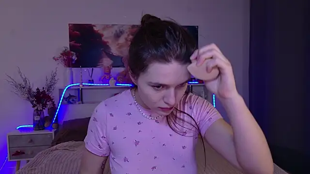 Snapshot of Nellie_Medina chatting on February 15, 2026, 3:22 pm Nellie Medina online show from February 15, 2026, 3:22 pm