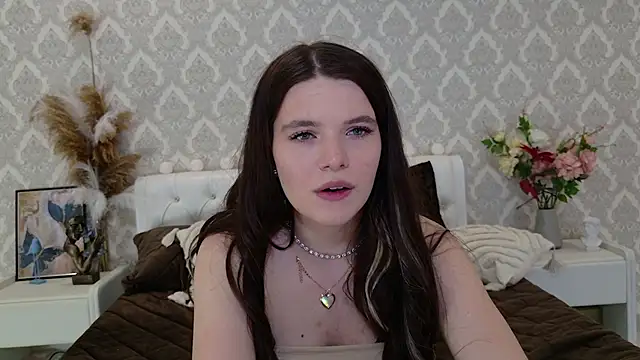 Nellie Medina online show from February 19, 2025, 2:33 am