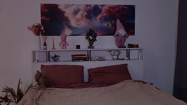 Nellie Medina online show from October 14, 2025, 11:14 pm