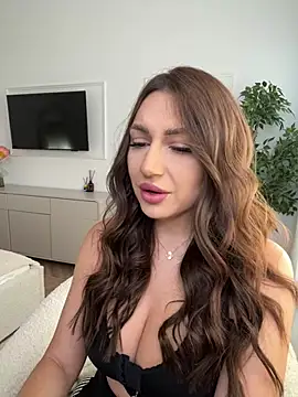 claraxjoyy online show from May 27, 2026, 5:26 am