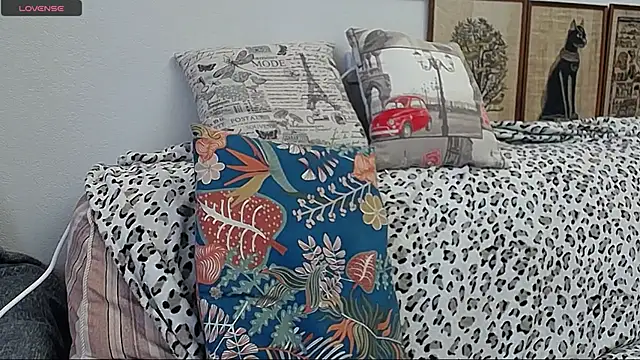 Snapshot of SquirtyEleanor chatting on November 26, 2025, 9:20 am SquirtyEleanor online show from November 26, 2025, 9:20 am