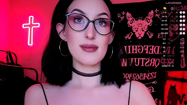 Snapshot of Miss_Alice__ chatting on November 16, 2025, 12:48 am Miss Alice online show from November 16, 2025, 12:48 am