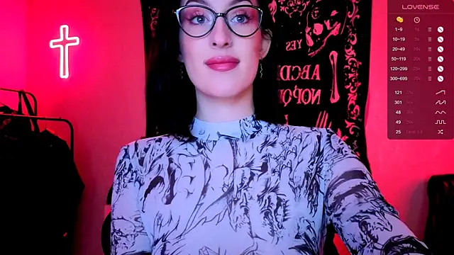 Snapshot of Miss_Alice__ chatting on September 19, 2025, 11:31 pm Miss Alice   online show from September 19, 2025, 11:31 pm