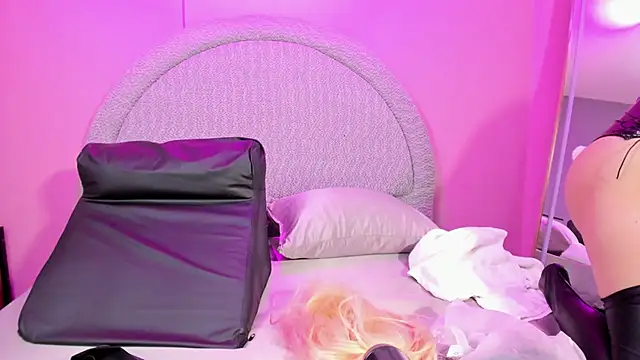 Snapshot of lee_Powder chatting on December 5, 2025, 11:31 am lee Powder online show from December 5, 2025, 11:31 am