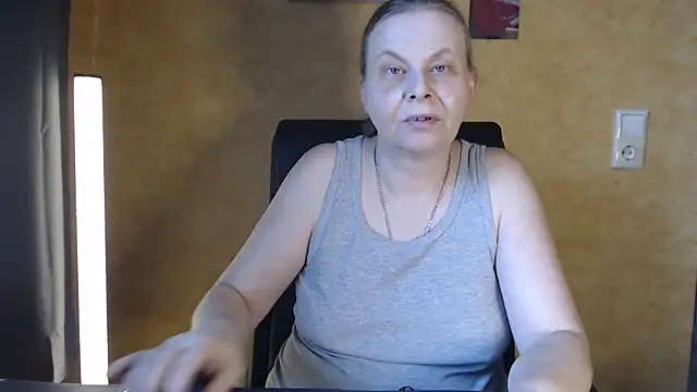 Sweet Phoenix online show from October 5, 2025, 1:02 pm