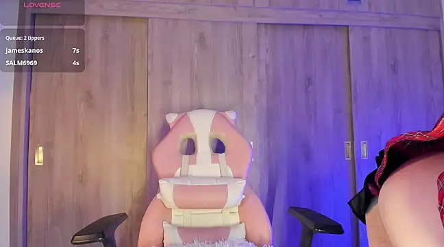 Snapshot of Henophiid chatting on January 26, 2025, 6:59 am Henophiid online show from January 26, 2025, 6:59 am