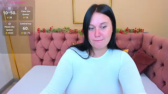 Snapshot of GloriaBates chatting on December 3, 2025, 12:55 am GloriaBates online show from December 3, 2025, 12:55 am