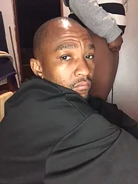 Snapshot of MKbesxxx chatting on April 8, 2026, 11:17 pm MKbesxxx online show from April 8, 2026, 11:17 pm