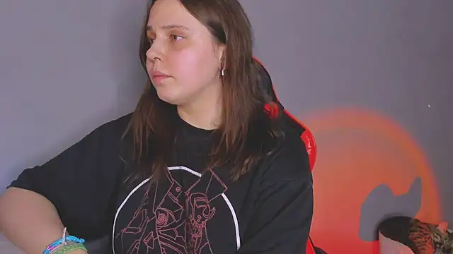  lisacute online show from February 15, 2025, 5:50 pm