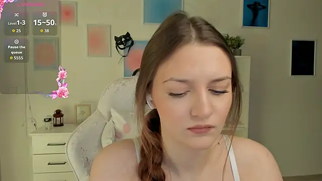 Snapshot of MiaVixxen chatting on December 1, 2025, 4:13 am MiaVixxen online show from December 1, 2025, 4:13 am