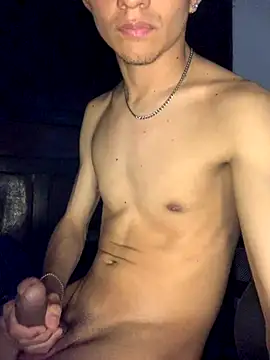 gabrielzinnnn085 online show from September 30, 2025, 4:07 am