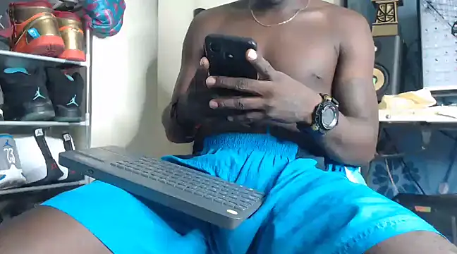 Snapshot of Bigbryson11 chatting on March 12, 2025, 4:19 am Bigbryson11 online show from March 12, 2025, 4:19 am