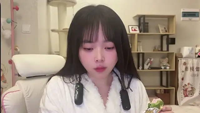 Snapshot of Chenjing0 chatting on December 17, 2025, 12:43 pm Chenjing0 online show from December 17, 2025, 12:43 pm