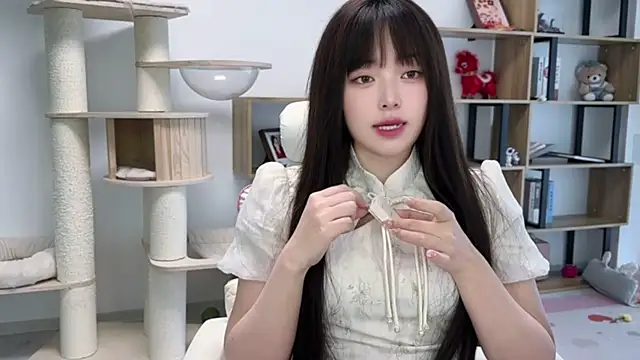 Chenjing0 online show from May 13, 2026, 7:37 am