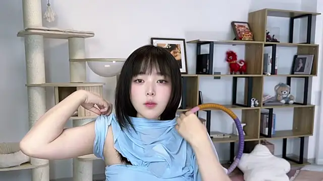 Chenjing0 online show from April 16, 2026, 1:23 pm