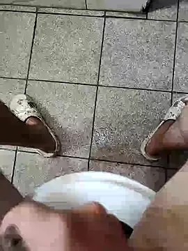 Snapshot of dreamers_dick chatting on January 15, 2025, 2:49 am dreamers dick online show from January 15, 2025, 2:49 am