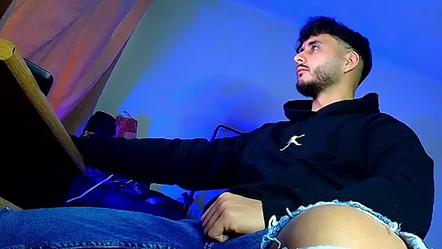 Snapshot of XanderCage99 chatting on January 15, 2026, 6:17 am XanderCage99 online show from January 15, 2026, 6:17 am