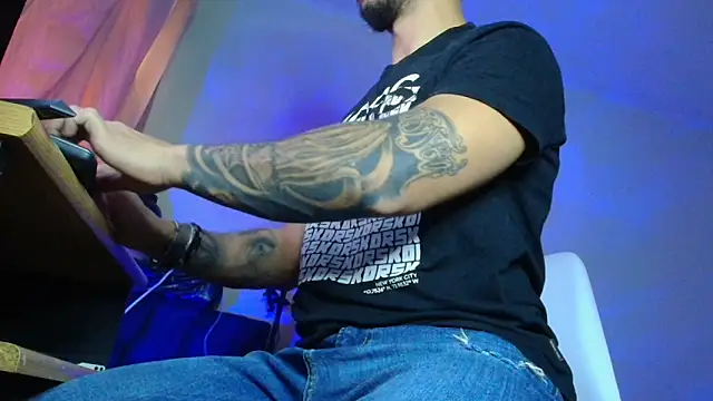 Snapshot of XanderCage99 chatting on December 2, 2025, 9:11 am XanderCage99 online show from December 2, 2025, 9:11 am