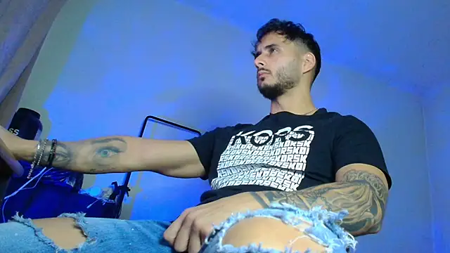 Snapshot of XanderCage99 chatting on November 25, 2025, 8:42 pm XanderCage99 online show from November 25, 2025, 8:42 pm