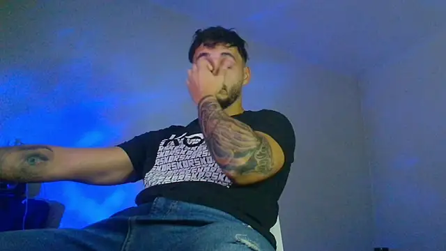 Snapshot of XanderCage99 chatting on September 11, 2025, 2:44 am XanderCage99 online show from September 11, 2025, 2:44 am