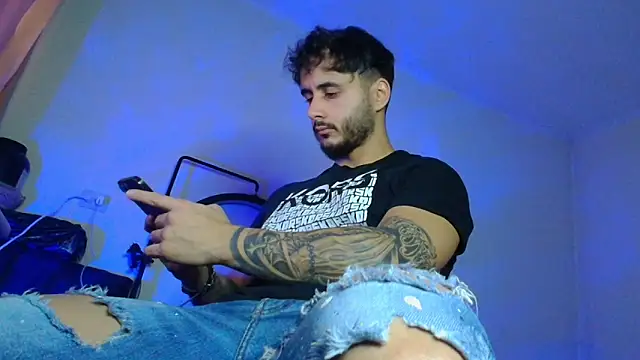 Snapshot of XanderCage99 chatting on December 3, 2025, 9:42 am XanderCage99 online show from December 3, 2025, 9:42 am