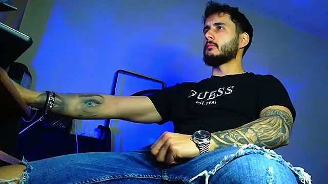 Snapshot of XanderCage99 chatting on April 13, 2026, 4:44 pm XanderCage99 online show from April 13, 2026, 4:44 pm