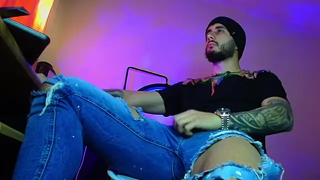 Snapshot of XanderCage99 chatting on April 4, 2026, 12:45 pm XanderCage99 online show from April 4, 2026, 12:45 pm