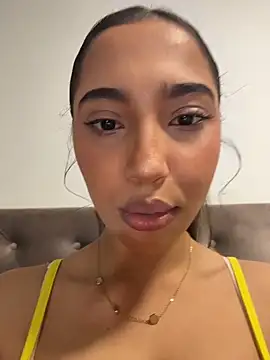 miaceleste online show from April 3, 2026, 8:59 pm