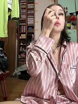 Snapshot of Wixc chatting on January 28, 2025, 12:22 pm Wixc online show from January 28, 2025, 12:22 pm