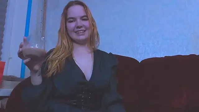 lia lovelly online show from December 31, 2024, 10:12 pm