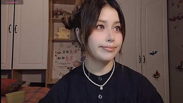 Snapshot of Lucky-xiuxiu chatting on February 21, 2025, 1:11 am Lucky-xiuxiu online show from February 21, 2025, 1:11 am