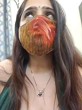 shreya1765 online show from November 13, 2025, 11:03 am