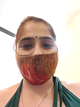 shreya1765 online show from November 6, 2025, 11:03 am