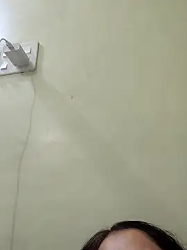 shreya1765 online show from November 9, 2025, 6:23 pm