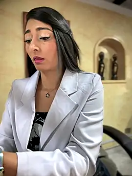 BELLA--26 online show from October 27, 2025, 1:56 pm