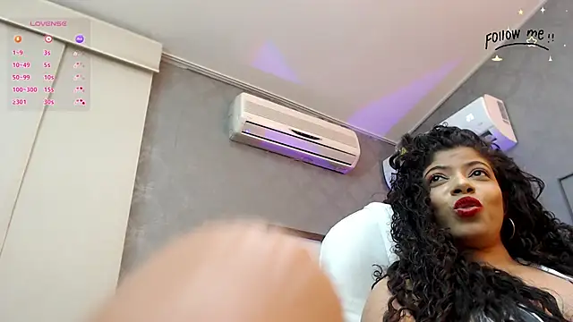 Snapshot of harper_ziu chatting on February 24, 2025, 10:25 pm harper ziu online show from February 24, 2025, 10:25 pm