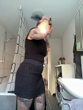 Mia-Fuchs online show from March 9, 2025, 7:34 am