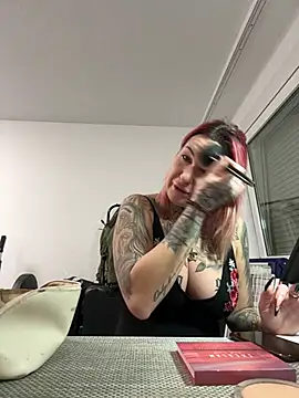 Mia-Fuchs online show from March 5, 2025, 7:06 pm