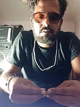 Snapshot of MAGNETICDADDY8 chatting on December 2, 2025, 9:33 am MAGNETICDADDY8 online show from December 2, 2025, 9:33 am