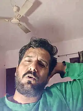 Snapshot of MAGNETICDADDY8 chatting on December 1, 2025, 3:02 pm MAGNETICDADDY8 online show from December 1, 2025, 3:02 pm