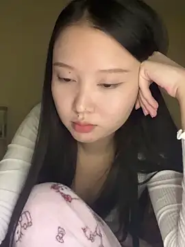 Snapshot of michikami18 chatting on January 14, 2025, 8:26 pm michikami18 online show from January 14, 2025, 8:26 pm