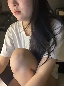 Snapshot of michikami18 chatting on January 5, 2025, 8:22 am michikami18 online show from January 5, 2025, 8:22 am