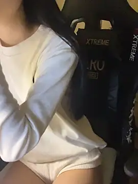 Snapshot of michikami18 chatting on January 8, 2025, 8:27 am michikami18 online show from January 8, 2025, 8:27 am