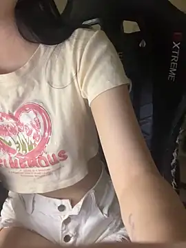 Snapshot of michikami18 chatting on January 10, 2025, 6:17 pm michikami18 online show from January 10, 2025, 6:17 pm