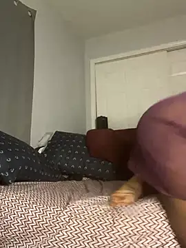 Yoshibaby2670 online show from February 28, 2025, 12:09 pm